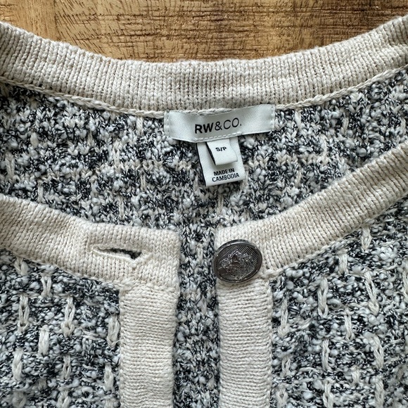 RW&CO. Cream and Gray Knit Cardigan - Picture 4 of 6
